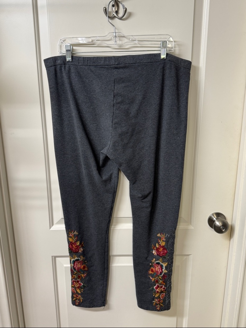 Dark Gray Leggings with Embroidered Floral Detail - Picture 3 of 3